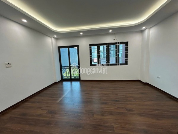 BÁN GẤP NHÀ PHỐ VIỆT HƯNG 41M2 LÔ GÓC 6 TẦNG, Ô TÔ VÀO NHÀ, NGÕ THÔNG 8.X TỶ