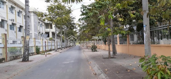 Bán Nhà P.6 TP Mỹ Tho. Khu trường Chính Trị Tỉnh. Ô tô lưu thông 2 chiều.