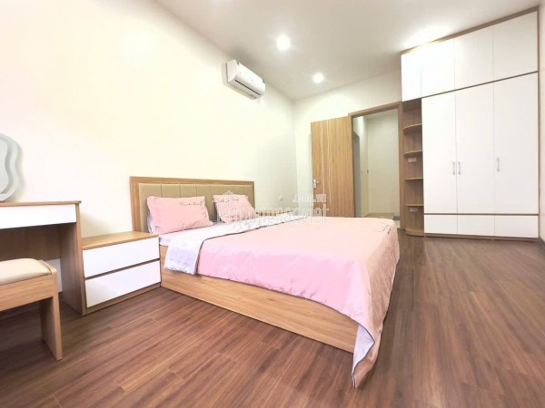 Bán nhà Định Công, 34m2, MT 3.7m, ngõ ô tô tránh đỗ ngày đêm, giá 6,1 tỷ