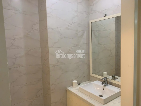 Tôi chủ nhà cho thuê nhà lô góc, mới,vỉa hè, 93m2- 5T, Giảng Võ_30 Tr