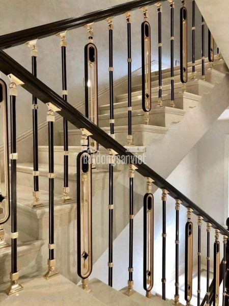 Tôi chủ nhà cho thuê nhà lô góc, mới,vỉa hè, 93m2- 5T, Giảng Võ_30 Tr
