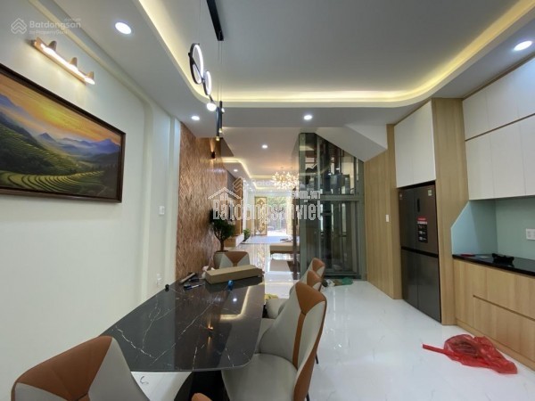 Nhà mới 90m2 - Có thang máy - Đủ nội thất - Giá 14.5 tỷ - Đường D4, Q7