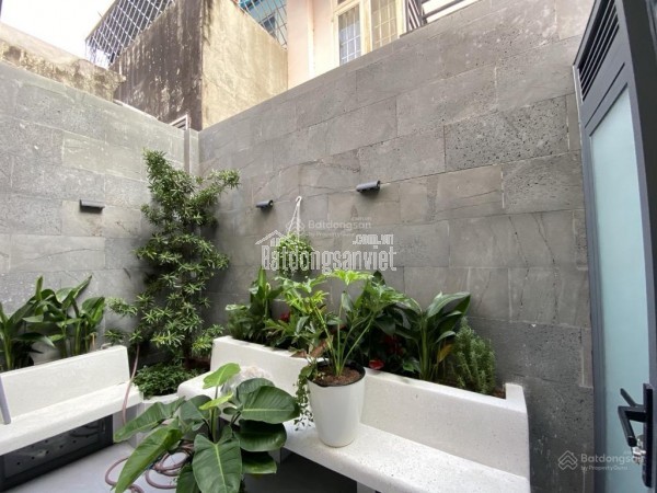 Nhà mới 90m2 - Có thang máy - Đủ nội thất - Giá 14.5 tỷ - Đường D4, Q7