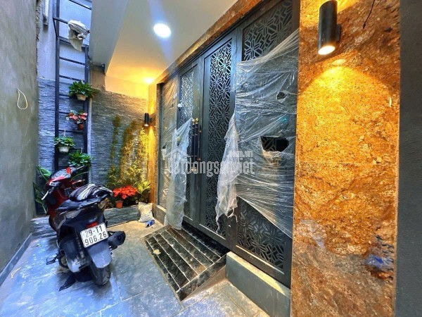 Siêu phẩm CCMN thang máy,đường Láng,Đống Đa,hạ 1 tỷ,15 tỷ x,63m2,6T