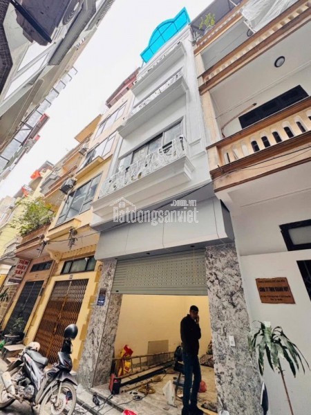 BÁN NHÀ NGUYỄN ĐÌNH HOÀN - ĐẲNG CẤP DÂN XÂY - MỘT NHÀ RA PHỐ - PHÂN LÔ GARA Ô TÔ - THÁNG MÁY -