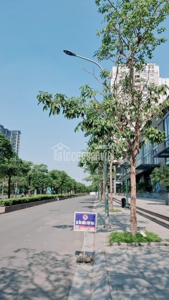 Cần bán BT mặt hồ K7 Ciputra – đất rộng 334m2, sau nhà nhìn ra hồ và công viên 65ha.