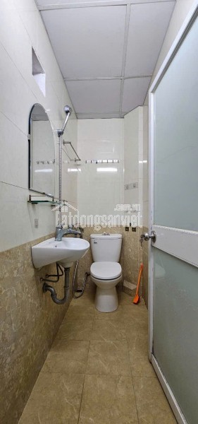 3.7 TỶ - 5 TẦNG - NHÀ ĐẸP Ở NGAY - KCBT CHẮC CHẮN - TRUNG TÂM ĐỐNG ĐA