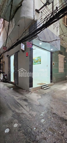 3.7 TỶ - 5 TẦNG - NHÀ ĐẸP Ở NGAY - KCBT CHẮC CHẮN - TRUNG TÂM ĐỐNG ĐA