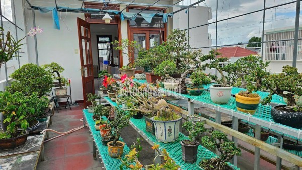 bán khách sạn 2 mặt tiền đường Phạm Văn Đồng TP Nha Trang, Tỉnh Khánh Hoà .
Diện tích 93 m2 Giá
