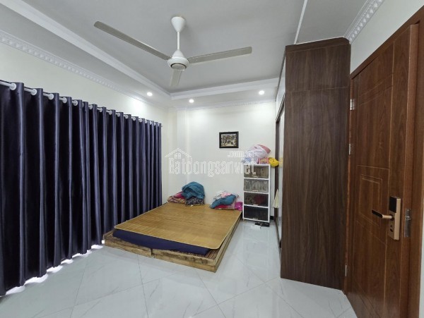 Bán nhanh căn hộ 70m² – 2PN, 2WC tại CT Thạch Bàn, Long Biên – Sổ đỏ chính chủ, giá 3.8 tỷ