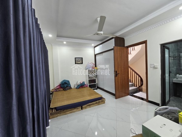 Bán nhanh căn hộ 70m² – 2PN, 2WC tại CT Thạch Bàn, Long Biên – Sổ đỏ chính chủ, giá 3.8 tỷ