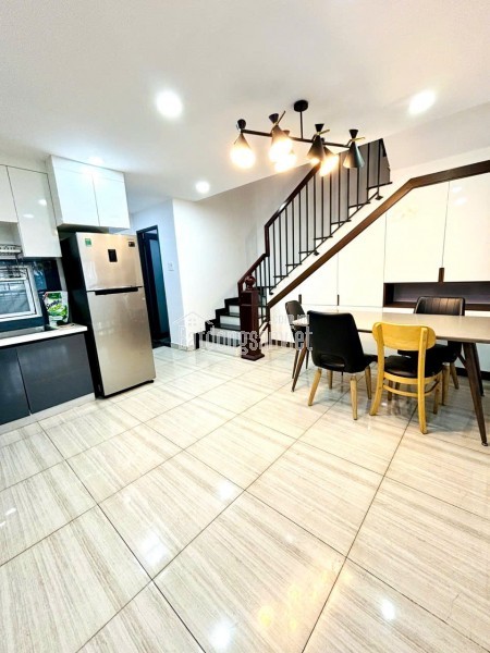 Bán Nhà Cấp 4, Phường Hiệp Tân, Tân Phú, Hẻm xe hơi 12m, diện tích 110m2, giá 9.3 tỷ.