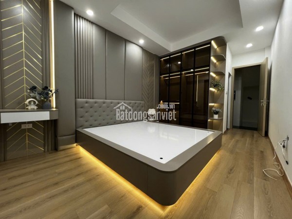 BÁN NHÀ THANG MÁY 6 tầng 32m cực đẹp Kim Ngưu, HBT
