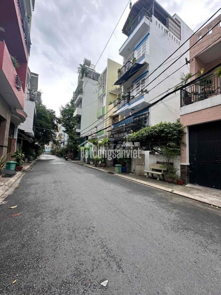 Sát nhà Ga T3 , nhà 4 tầng bề thế, HXH thích hợp đầu tư , lưu trú ngắn hạn 0935094886