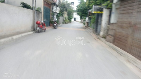 BÁN ĐẤT NGỌC THỤY LÝ SƠN – 94M² – Ô TÔ TRÁNH – VIEW SÂN BÓNG – GẦN PHỐ LÝ SƠN
🌟 Vị trí cực đẹp