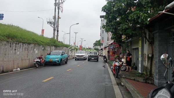 BÁN ĐẤT NGỌC THỤY LÝ SƠN – 94M² – Ô TÔ TRÁNH – VIEW SÂN BÓNG – GẦN PHỐ LÝ SƠN
🌟 Vị trí cực đẹp