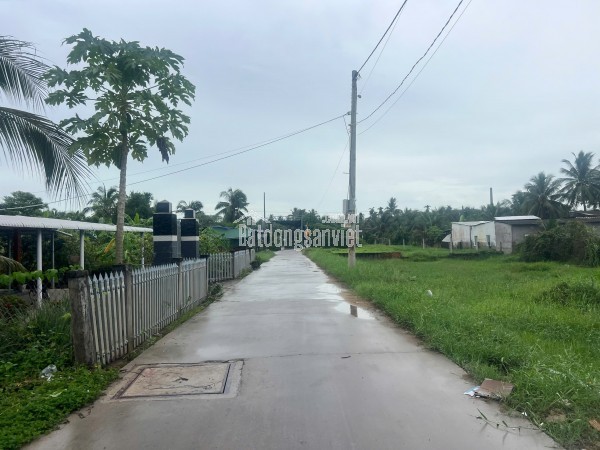 Nhà mới đẹp lung linh. Ngay phía sau BVĐK Tiền Giang mới. TPMỹ Tho. Có sân ô tô 7 chỗ.