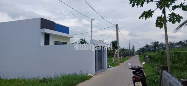 Nhà mới đẹp lung linh. Ngay phía sau BVĐK Tiền Giang mới. TPMỹ Tho. Có sân ô tô 7 chỗ.