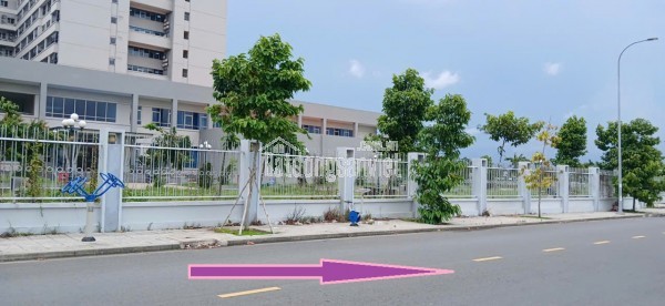 Nhà mới đẹp lung linh. Ngay phía sau BVĐK Tiền Giang mới. TPMỹ Tho. Có sân ô tô 7 chỗ.