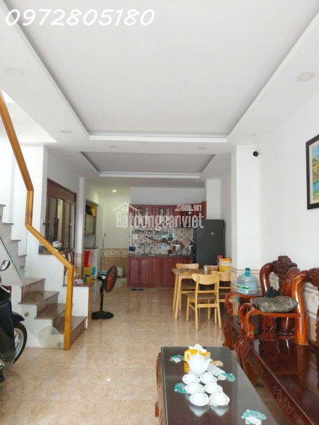 Bán Nhà C4 rộng rãi 70m2,3Pn,Hẻm xe Hơi Ngay Tỉnh lộ 43, Bình Chiểu Thủ Đức, Chỉ 4 tỷ