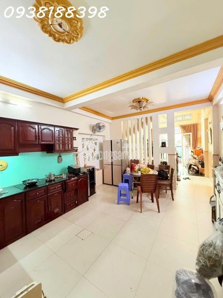 Căn hộ dịch vụ trung tâm Q.3 – 19 phòng – thu nhập 120 triệu/tháng, DT 210m2