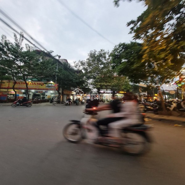 56m2 đất ô tô vào cách cổng chính Học viện Nông nghiệp 120m. Lh 0989894845