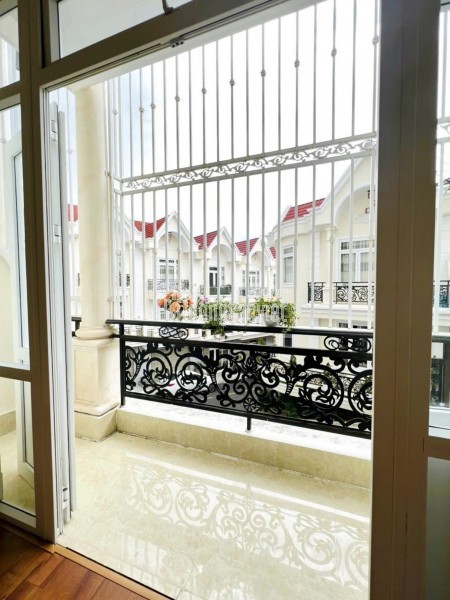 NHÀ HẺM CÁCH MẠNG THÁNG 8 GIÁ 1 TỶ 200 TRIỆU CÁCH HỒ XUÂN HƯƠNG 400M