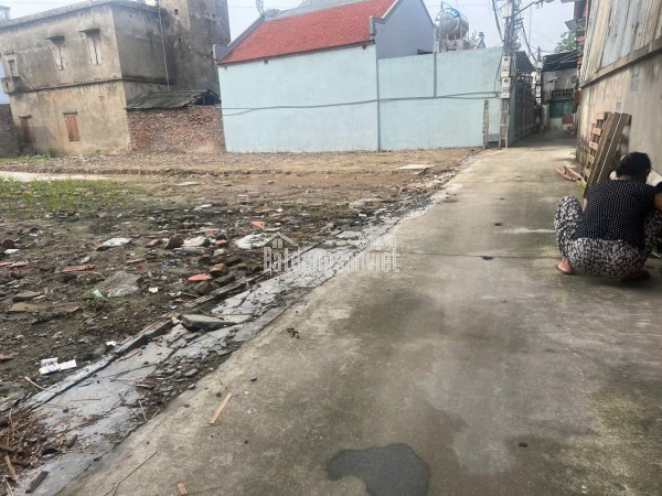 Bán nhà riêng tại KĐT Phù Khê, 2,7 tỷ, 50m2, mặt tiền 4m, pháp lý đầy đủ, uy tín!
Phù Khê, Phù
