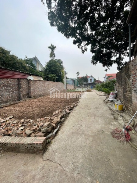 Nhỉnh 1 tỷ, sở hữu 40m Phúc Thọ, gần hồ điều hòa, dân cư đông đúc. Sẵn sổ giao dịch