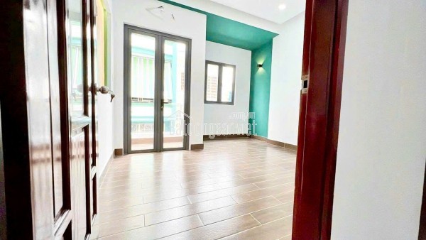 Thuê nguyên căn hẻm xe hơi Q10- Ngang hơn 4m, mới tinh 4 tầng suốt: 20 Triệu. Mr Vũ: 0933910039
