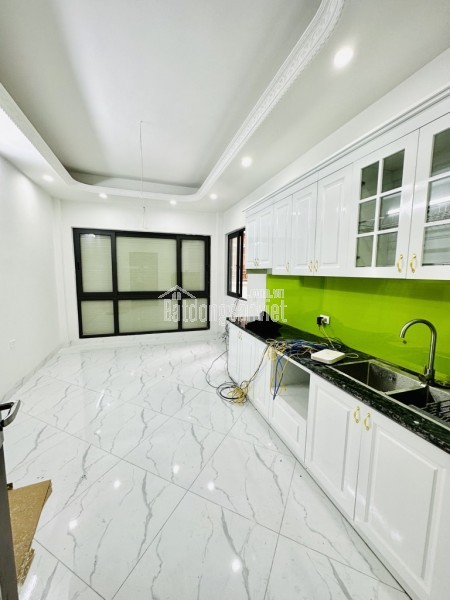 Siêu phẩm xây mới 6 tầng, phân lô cực đẹp, 20m ra ô tô tránh, kinh doanh tốt, thửa đất vuông đẹp