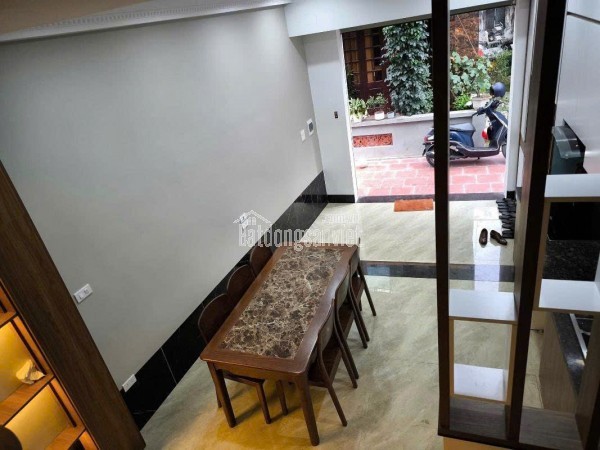 Nhà gần Lạc Long Quân – 33m2 x 5 tầng – Ô tô cách 30m – GIÁ 8.3 TỶ