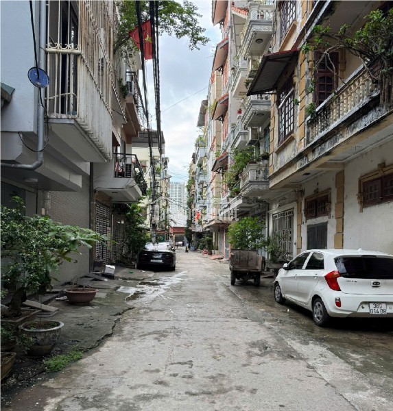 BÁN NHÀ SĐCC NGAY- Ngõ 521 Trương Định, q.Hoàng Mai. Ô TÔ VÀO NHÀ - 45m × 6T- Lô góc thoáng , sáng