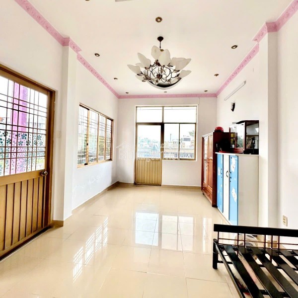 BÁN NHÀ Q10- HẺM XE TẢI THÀNH THÁI- NGANG 8M- CAO 5 TẦNG THU NHẬP 3.6 TỶ/5NĂM. Mr Vũ: 0933 910 039