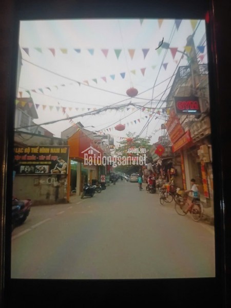 GIA ĐÌNH TÔI CÀN BÁN GẤP NHÀ 3 TẦNG  VỊ TRÍ ĐẸP GẦN CHỢ ĐẦU MỐI HOA QUẢ