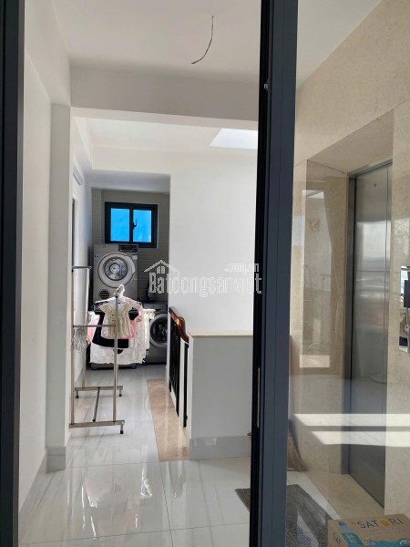 BÁN TÒA NHÀ 6 LẦU MẶT TIỀN NHẬT TẢO, QUẬN 10 – VỊ TRÍ ĐẮC ĐỊA NGAY NGÃ TƯ NGUYỄN TRI PHƯƠNG