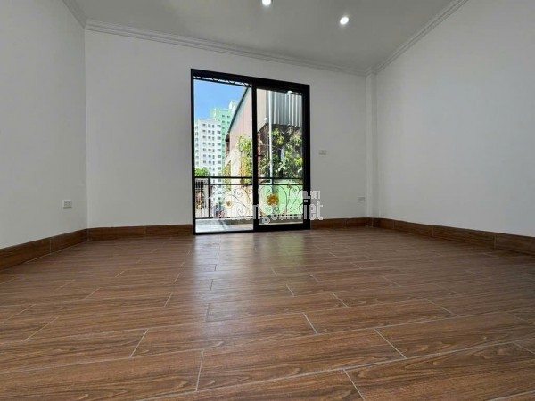 Nhà Võ Chí Công – 30m2 x 5 tầng – SÁT ĐƯỜNG LỚN – GIÁ 7.6 TỶ
