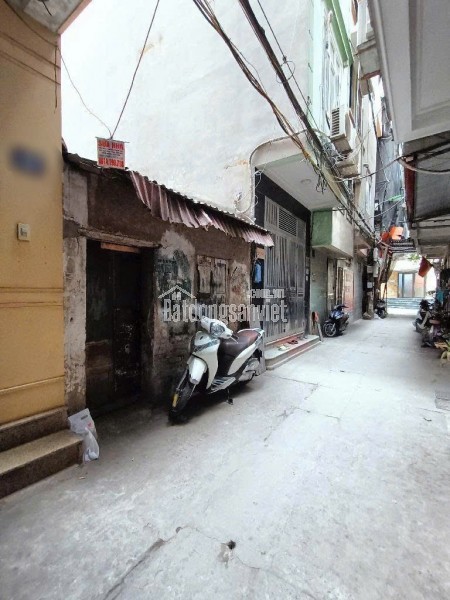 Bán đất Nguyễn Khang 2 mặt ngõ, ô tô vào, xây CCMN dòng tiền
