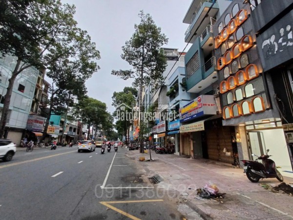 Bán nhà mặt tiền An Dương Vương Quận 5. Khu Chuyên kinh doanh xe hơi và phụ tùng. Giá chỉ 18.7 Tỷ