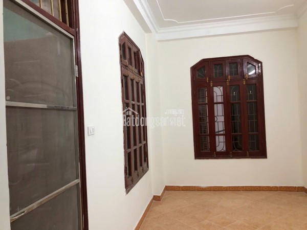 CHO THUÊ CĂN HỘ TẬP THỂ TRUNG TỰ - TẦNG 5 - 140m² - GIÁ CHỈ 13 TRIỆU/THÁNG