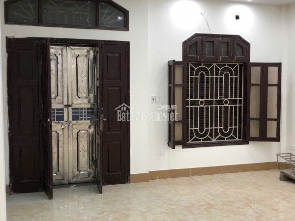 CHO THUÊ CĂN HỘ TẬP THỂ TRUNG TỰ - TẦNG 5 - 140m² - GIÁ CHỈ 13 TRIỆU/THÁNG