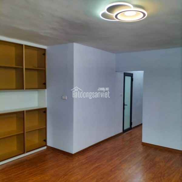 CHO THUÊ CĂN HỘ TẬP THỂ TRUNG TỰ - TẦNG 5 - 140m² - GIÁ CHỈ 13 TRIỆU/THÁNG