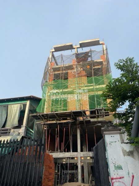 NHÀ 2 TẦNG NGAY TRƯỜNG HOA LƯ, 5PN, HẺM XE HƠI 7 CHỖ. 51TR/M2,