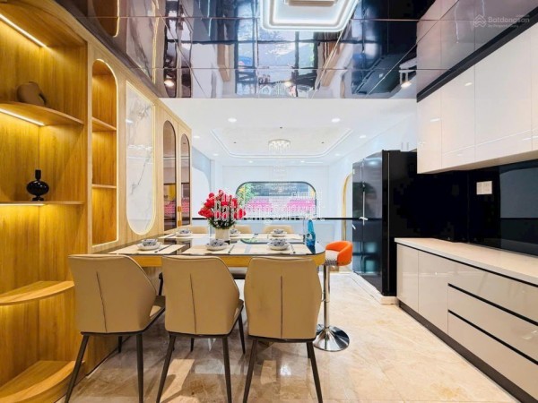 Bán nhà đẹp Hẻm VIP Quang Trung - có Thang máy - Giá bán: 8.65 tỷ Ngang 4m dài 10.68m XD 5 Tầng