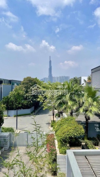 BÁN BIỆT THỰ HẦM + 2 TẦNG – 200m² – Nguyễn Văn Hưởng, Thảo Điền, TP. Thủ Đức – GIÁ 43 TỶ