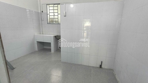 Nhà 5 triệu 1 phòng ngủ KDC 91B ô tô đậu trước nhà