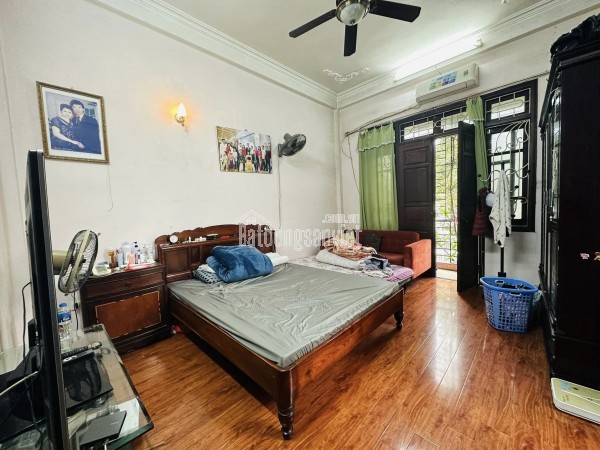 NHÀ TRUNG TÂM CẦU GIẤY, AN NINH ĐỈNH – 32M2 x 5 TẦNG – Ô TÔ CÁCH NHÀ 5M - GIÁ 7 TỶ