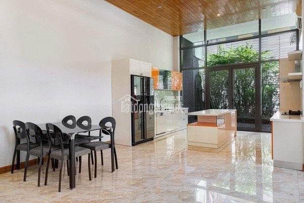 Bán Biệt phủ Trung tâm Hải Châu - Đà Nẵng. Rộng rãi - Hiện đại - Đẳng cấp. Giá chỉ 34 tỷ.