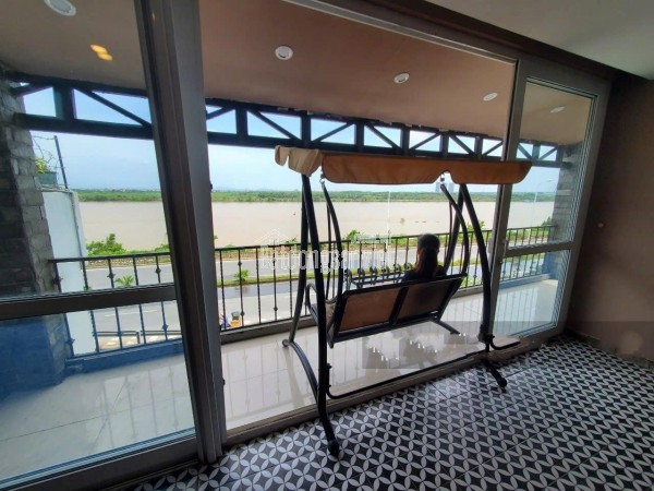 Chính chủ rất cần bán biệt thự mặt phố ven sông, 180m2, giá 39 tỷ Phú Thượng, Tây Hồ