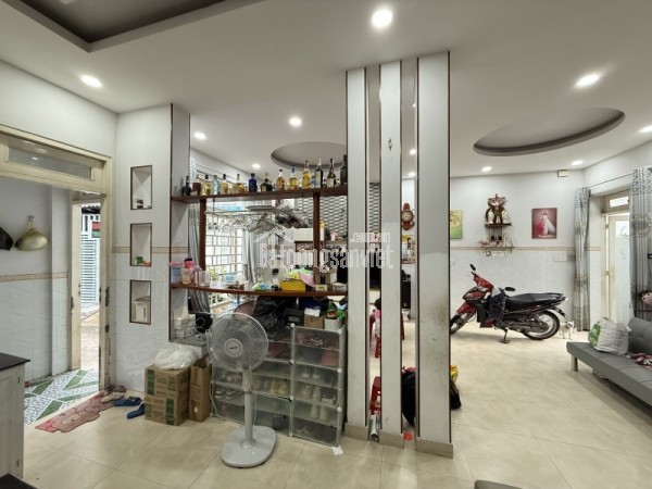 Nhà Gò Vấp 50m2, Xe hơi ngủ nhà, Ngang hơn 4M, 4PN, Thương lượng mạnh